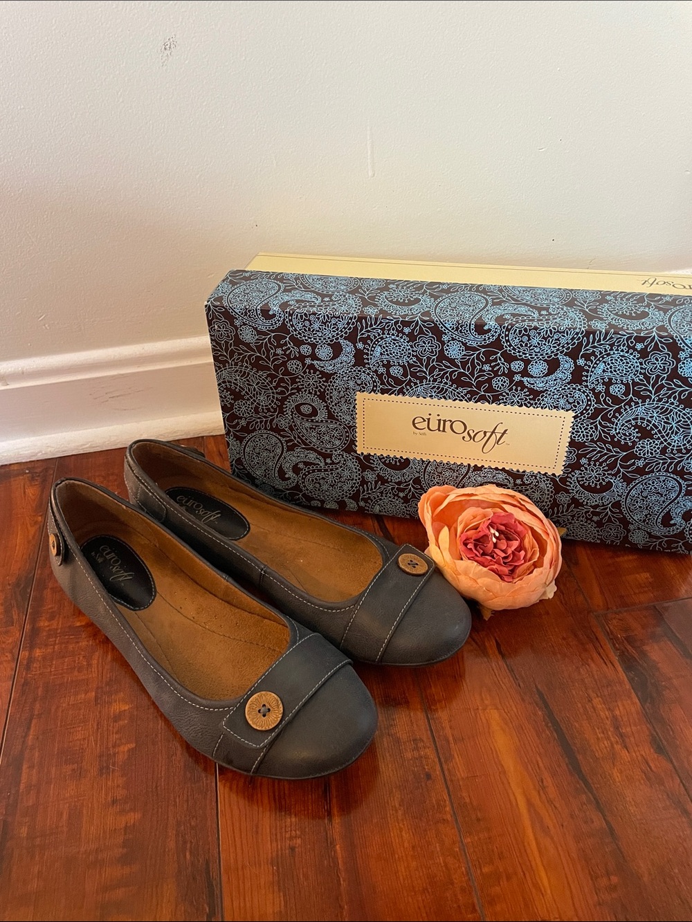 Euro Soft Sonelle Navy Blue Flats 9